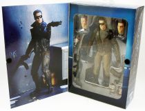 The Terminator - T-800 (Police Station Assault) Ultimate Figure - Neca