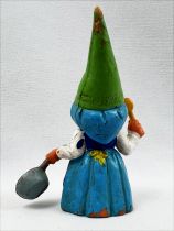 The world of David the Gnome - Star Toys PVC Figure - Susan cooks (blue dress)
