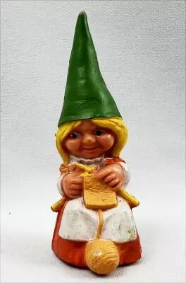 The world of David the Gnome - Star Toys PVC Figure - Susan knits (orange dress)