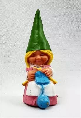 The world of David the Gnome - Star Toys PVC Figure - Susan knits (pink dress)