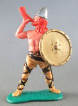 Timpo - Viking - Footed Blowing horn (red hairs) buff standing legs gold shield