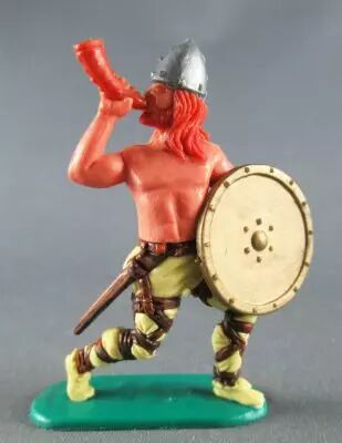 Timpo - Viking - Pi�ton Sonneur de cor (roux) jambes avancantes jaunes bouclier dor�