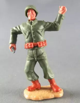 Timpo - WW2 - Am�ricains - 2�me s�rie - Lanceur grenade (fusil) jambes pench�es vers la droite