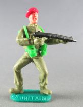 Timpo - WW2 - British (Airborne Red Beret) - 1st series - Firing sten gun both legs bent apart