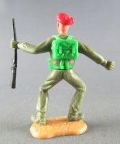 Timpo - WW2 - British (Airborne Red Beret) - 1st series - Throwing grenade (rifle) both legs bent apart