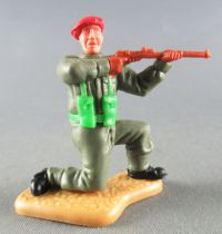 Timpo - WW2 - British (Airborne Red Beret) - 2nd series - Firing rifle kneeling