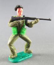 Timpo - WW2 - British (Armoured Black Beret) - 1st series - Firing Rifle both legs bent apart