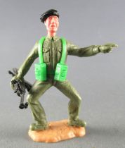 Timpo - WW2 - British (Armoured Black Beret) - 1st series - Pointing holdin Bren Gun both legs bent apart