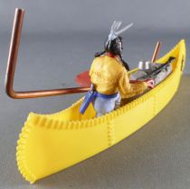 Timpo Indians 3rd series (1 piece head - knife belt) Canoe (Cargo Yellow) fig. paddle on left yellow shirt blue pants blue feath
