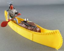 Timpo Indians 3rd series (1 piece head - knife belt) Canoe (cargo Yellow) indian (paddle on right) grey shirt blue pants blue fe