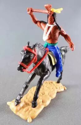 Timpo Indiens 2�me S�rie (arme fixe) Cavalier Tomahawk Devant Jambes Bleu Roi Plume Jaune Cheval Noir Galop Long