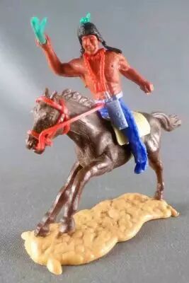 Timpo Indiens 3�me s�rie (t�te 3 pi�ces - ceinture �tui) Cavalier bras droit lev� (lance verte) Jambes Bleues Cheval Brun Galop 