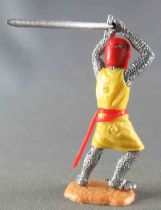 Timpo Middle-Age Medieval Knights footed yellow and red helmet both handed sword advancing legs