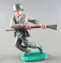 Timpo WW2 - Germans - 1st series - Charging with rifle advancing legs