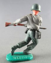 Timpo WW2 - Germans - 1st series - Charging with rifle advancing legs