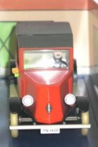 Tintin - Editions Atlas - N° 46 Mint in box Red Renault taxi from The crab with the golden claws