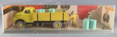 Tintin - Moulinsart - N� 04  Le Camion Jaune de la Base (neuf en boite)