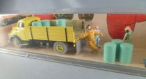 Tintin - Moulinsart - N° 04 Yellow Truck in Launching Site (Mint in Box)