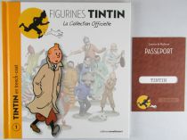 Tintin - Moulinsart Official Figure Collection - Book + Passport #001 Tintin in trench-coat