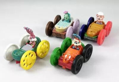 Tiny Toons - McDonald\'s Premium - Set de 4 v�hicules (Buster Bunny/Elmira, Babs Bunny/Plucky Duck, Dizzy Devil/Hamton, Gogo Dod/