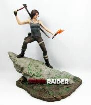 Tomb Raider - Dark Horse - Statuette PVC 33cm - Lara Croft \ Survivor Era\ 
