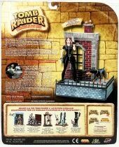 Tomb Raider - Playmates - London : Lara Croft encounters the Ferocious Doberman