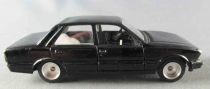 Top 43 Solido Réf 0010 Peugeot 505 Noire sans Boite