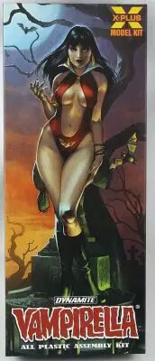 Vampirella - Model-Kit plastique pr�paint 1/8�me (23cm) - X-Plus