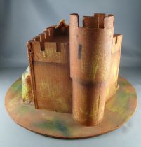 Vintages Medieval Castle\' in wood & cardboard for Starlux Timpo figures