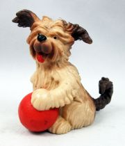 Voici Boomer - Figurine PVC Maia Borges - Boomer avec balle