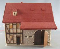 Vollmer 20391 Ho Farmhouse in Colombage with Barn Garage & Lightning