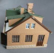 Vollmer 20990 N Scale Building 4 Garages Opening Doors Built