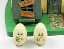 Weebles - Hasbro - Weebles Haunted House w/2 Weeble Ghosts (loose)