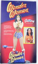 Wonder Woman (1975 TV Series) - Diamond Select - Wonder Woman (Lynda Carter) 9\  PVC Statue