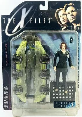 X-Files - McFarlane Toys - Agent Dana Scully with Cryopod Chamber