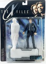 X-Files - McFarlane Toys - Agent Fox Mulder with Corpse on Stretcher