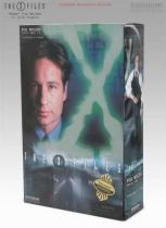 X-Files - Sideshow Collectibles 12\'\' Action figure - \'\'Home\'\' Fox Mulder