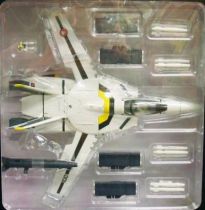 Yamato - Macross \'\'Do you remember love\'\' - Roy Focker\'s VF-1S