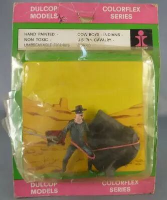 Zorro standing with sword in hand - Dulcop figure (mint on card)